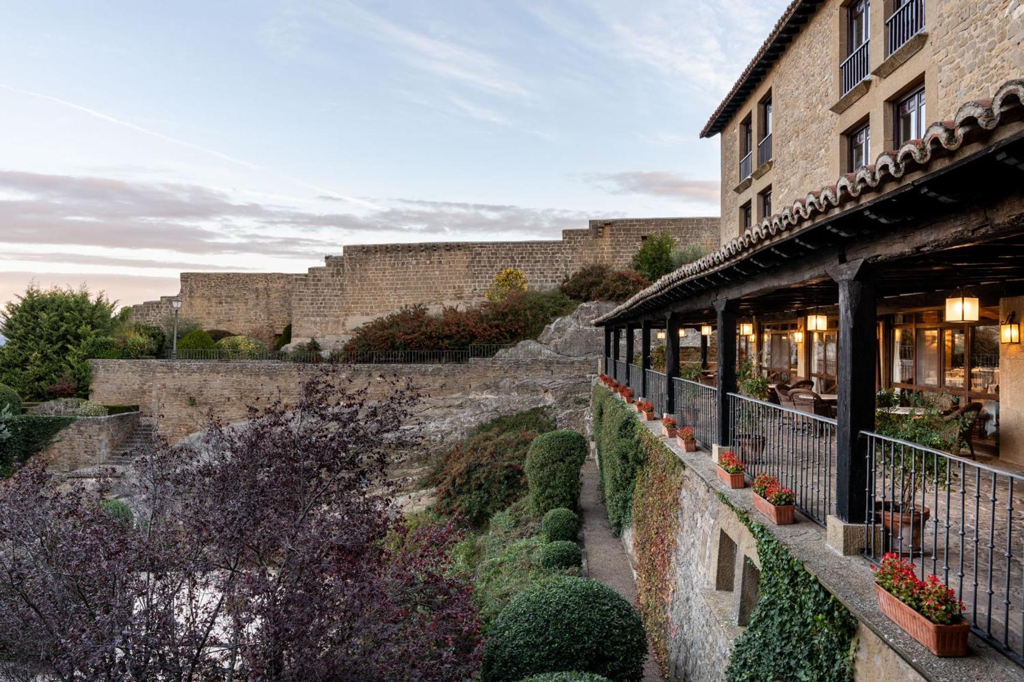 Parador de Sos del Rey Católico Exterior foto