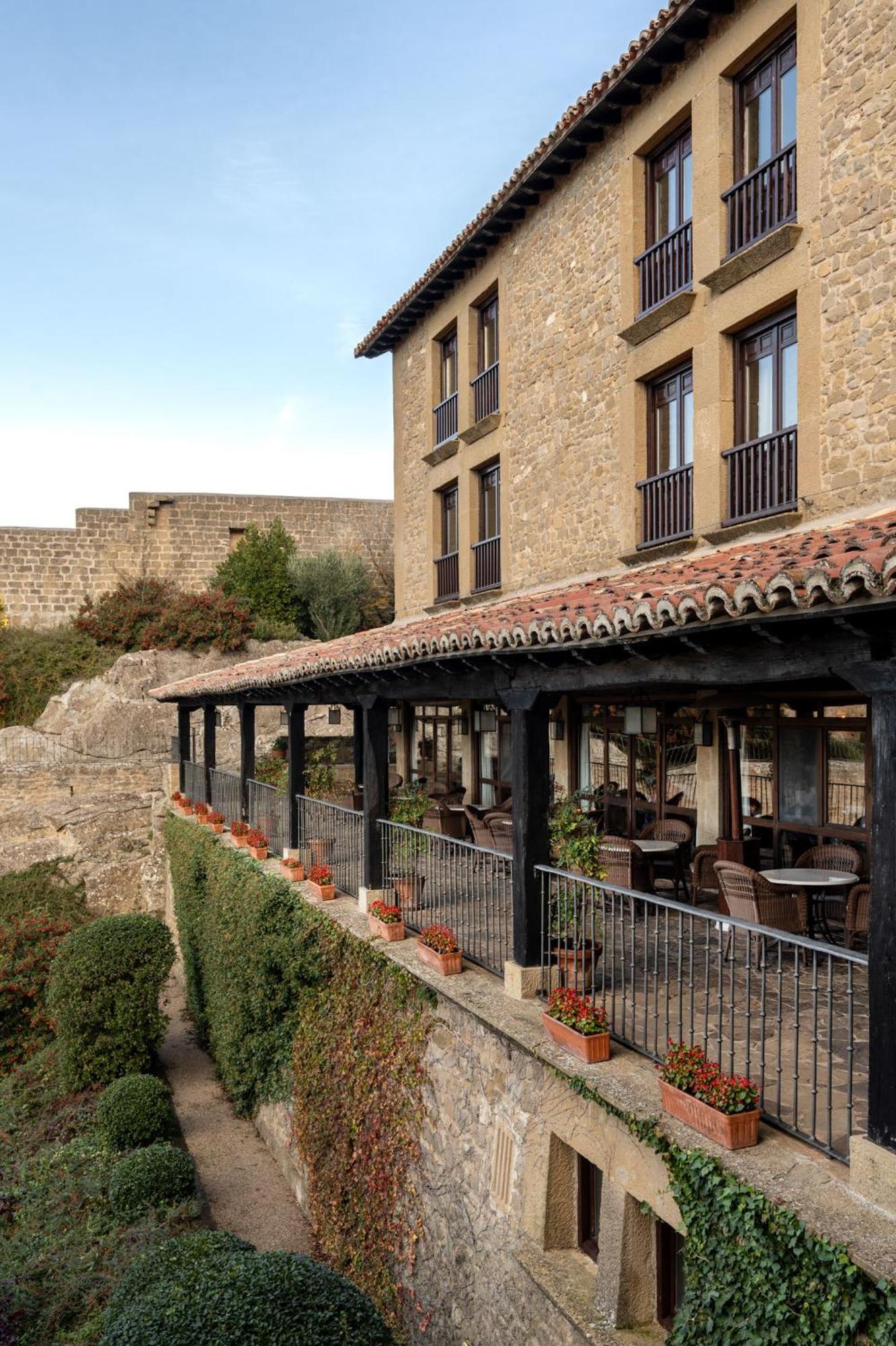 Parador de Sos del Rey Católico Exterior foto