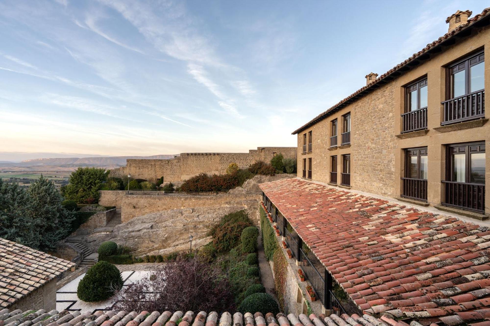 Parador de Sos del Rey Católico Exterior foto