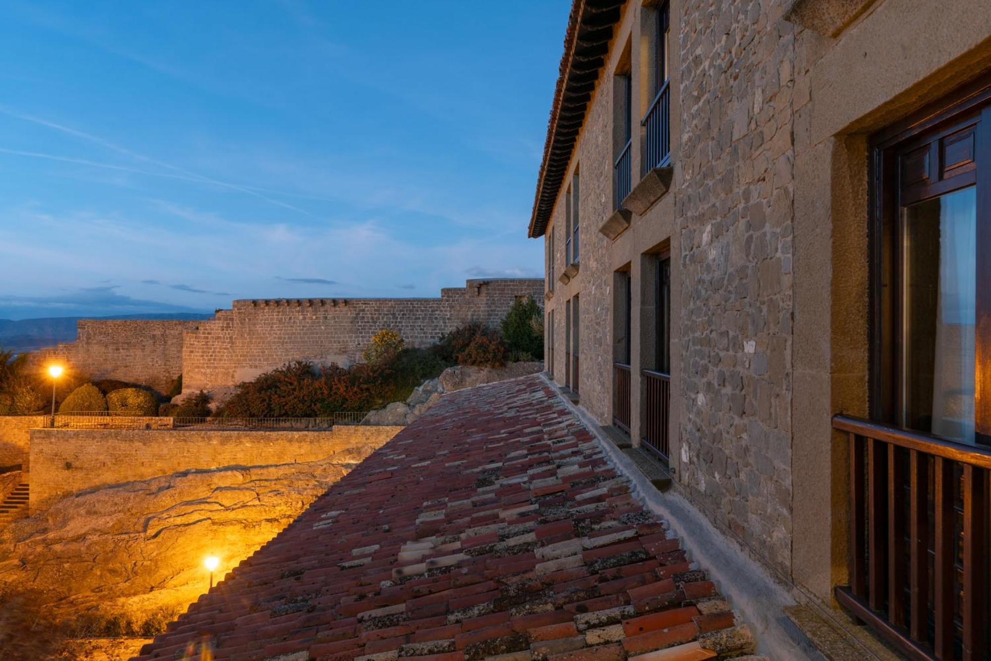 Parador de Sos del Rey Católico Exterior foto